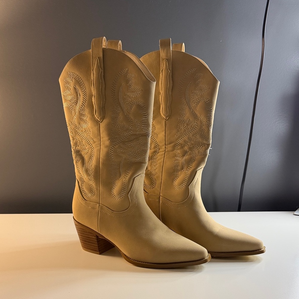 Women's Tan Western Boots - Picture 2 of 5